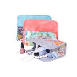 Cosmetic Clutches, Engelsk